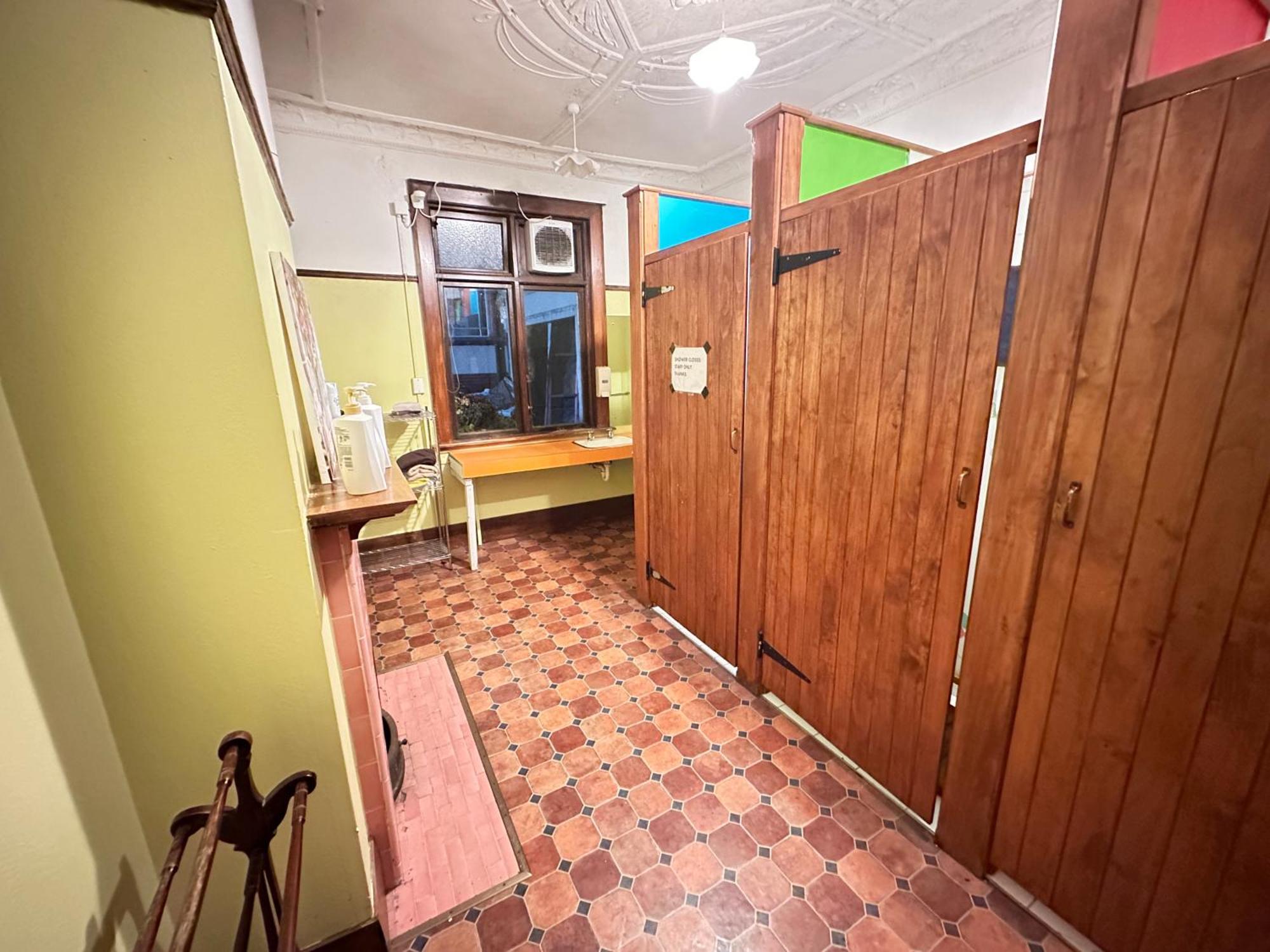 بيت شباب Manor House Backpackers ديوندين المظهر الخارجي الصورة