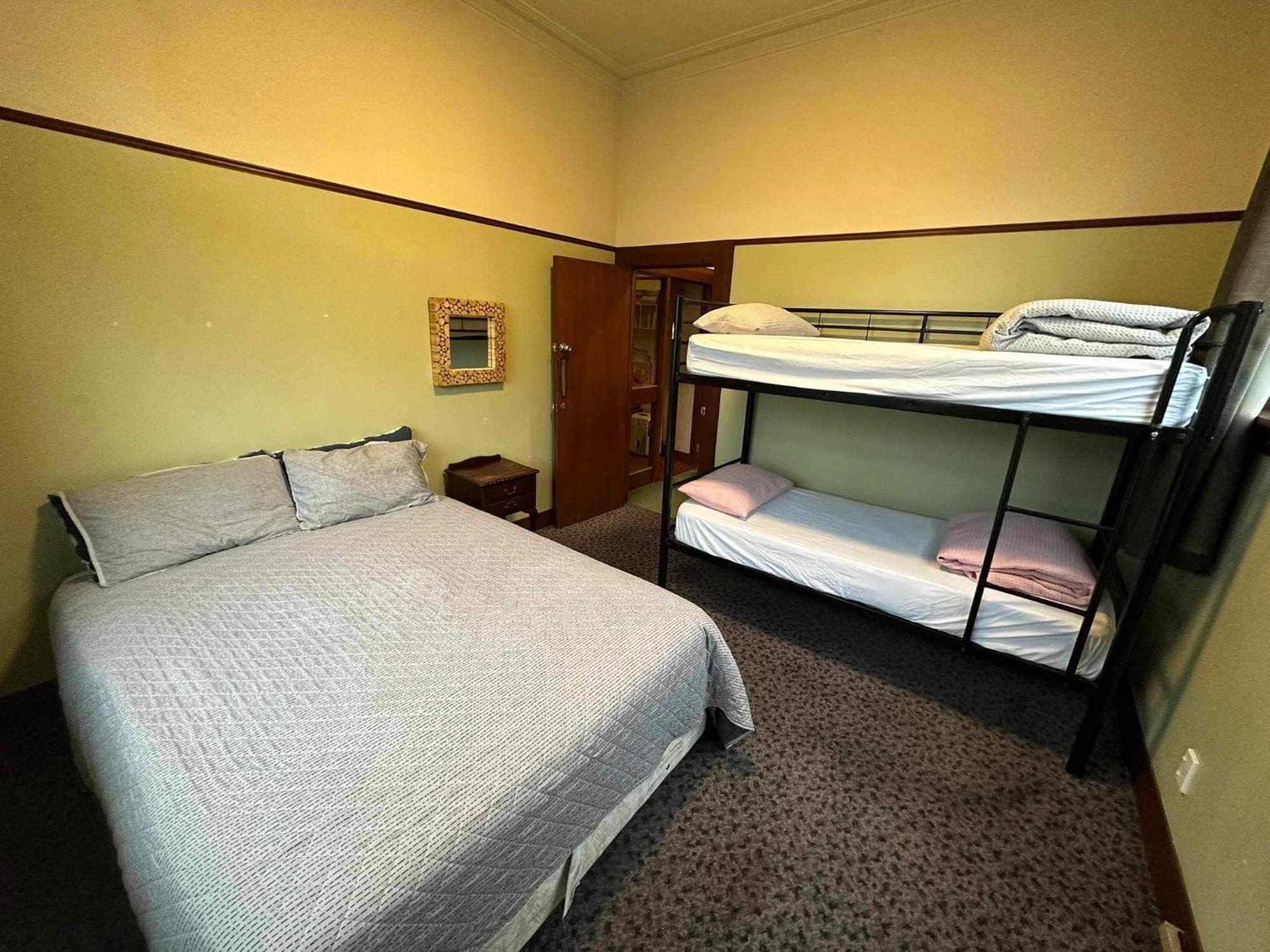 بيت شباب Manor House Backpackers ديوندين المظهر الخارجي الصورة