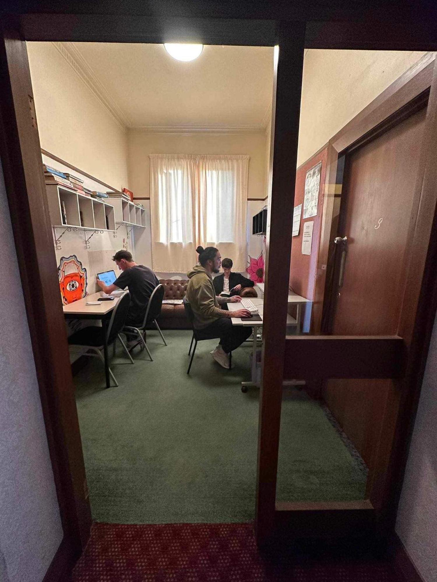 بيت شباب Manor House Backpackers ديوندين المظهر الخارجي الصورة