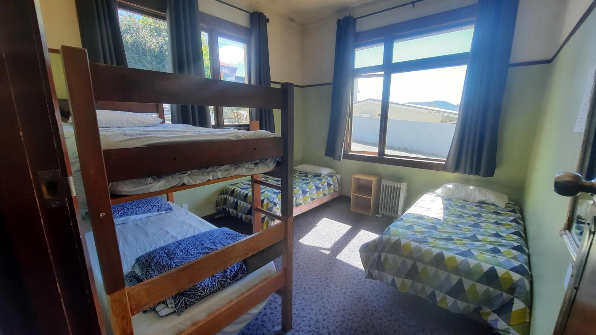 بيت شباب Manor House Backpackers ديوندين المظهر الخارجي الصورة